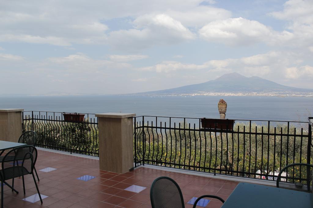 Ancelle Sorrento - Casa D'Accoglienza Hotell Castellammare di Stabia Exteriör bild