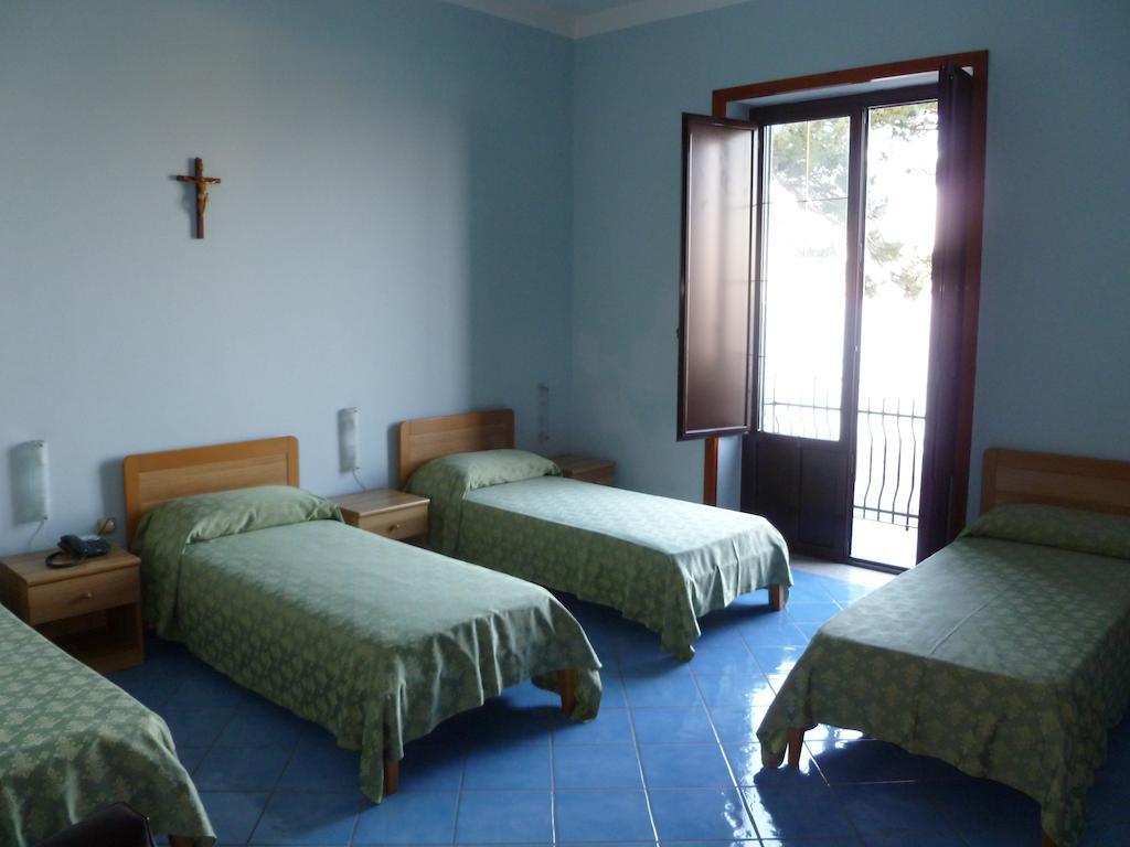 Ancelle Sorrento - Casa D'Accoglienza Hotell Castellammare di Stabia Rum bild