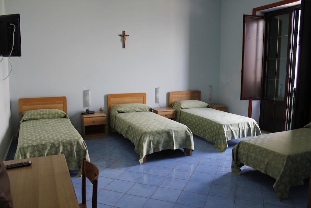 Ancelle Sorrento - Casa D'Accoglienza Hotell Castellammare di Stabia Rum bild